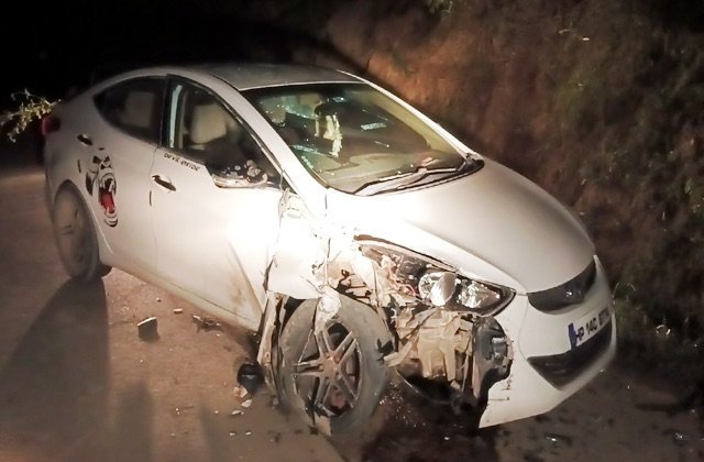 Solan: कुनिहार में तेज रफ्तार कार ने दूसरी कार को मारी टक्कर, 2 घायल