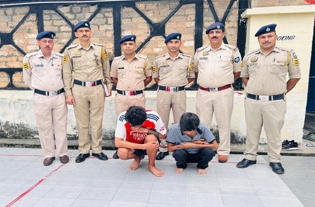 Kangra: पालमपुर पुलिस ने 1 किलो से अधिक चरस बरामद की, दो गिरफ्तार