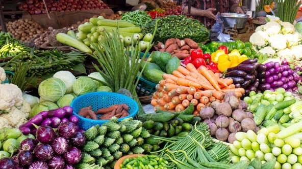 Kangra: आम लोगों की पहुंच से दूर होने लगी हरी सब्जियां, जानिए दाम