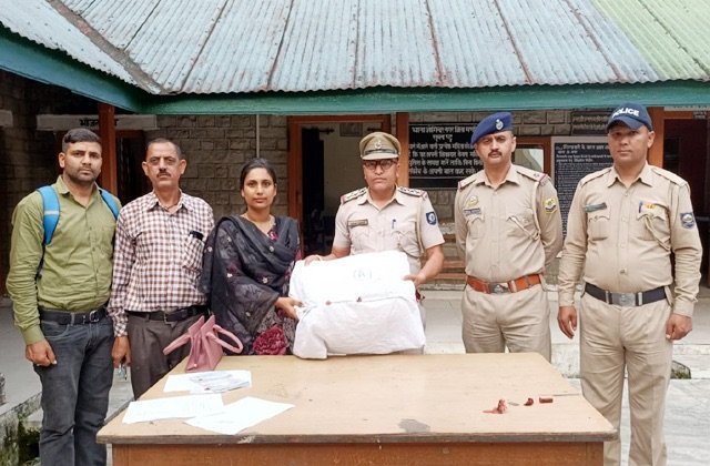 Mandi: जोगिंद्रनगर में पकड़ा तेंदुए की खाल का तस्कर, मामला दर्ज