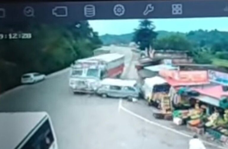 जसवां परागपुर में तेज रफ्तार ट्रक के कारण बड़ा हादसा, सीसीटीवी में कैद