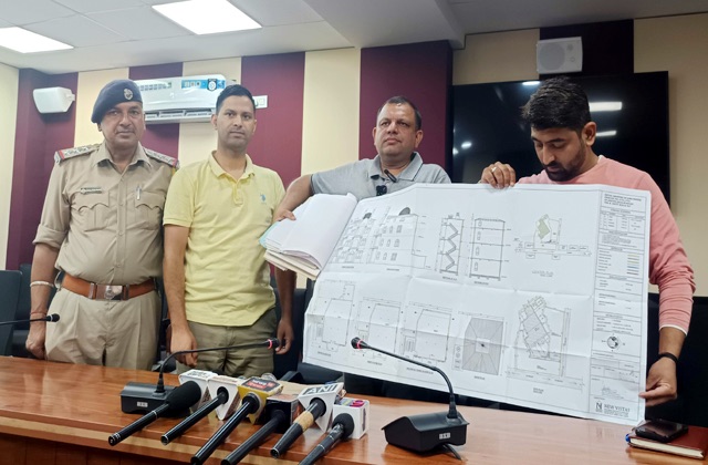 Kullu: अखाड़ा बाजार में अवैध नहीं है जामा मस्जिद, जानें रिकॉर्ड में किसके नाम दर्ज है जगह