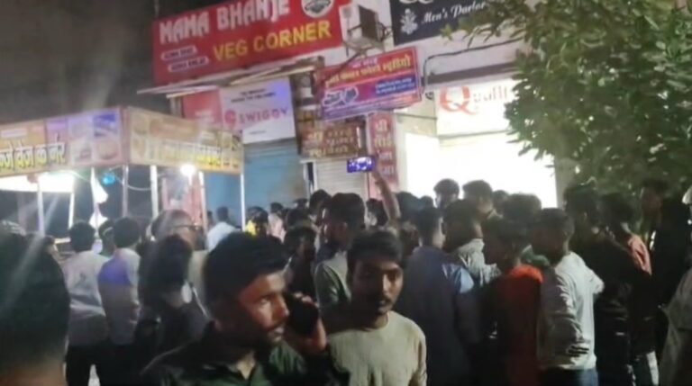 Kanpur News: ‘मामा-भांजे’ रेस्टोरेंट में नॉनवेज… माथे पर टीका लगाकर खुद को हिंदू बताता था मुबीन अहमद; CM के आदेश के बाद भी छुपाई पहचान