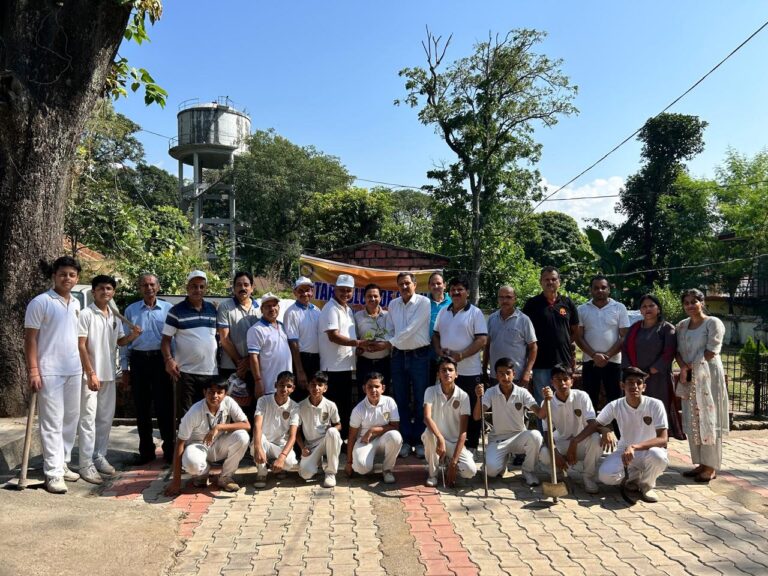 स्वच्छता दिवस पर रोटरी क्लब शाहपुर और इंटरैक्ट क्लब ने सिविल अस्पताल और एसडीएम कार्यालय शाहपुर में सफाई अभियान आयोजित किया