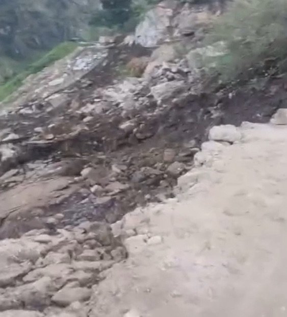 Shimla: निगुलसरी में भयंकर भूस्खलन, NH-5 बंद, किन्नौर का देश से संपर्क टूटा