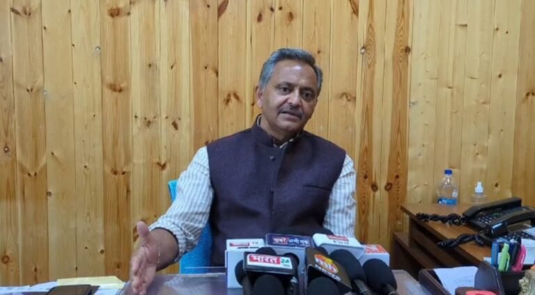 नेता प्रतिपक्ष जिम्मेदारी से बयान दें, भाजपा मीडिया के माध्यम से जनता को कर रही है भ्रमित: नरेश चौहान