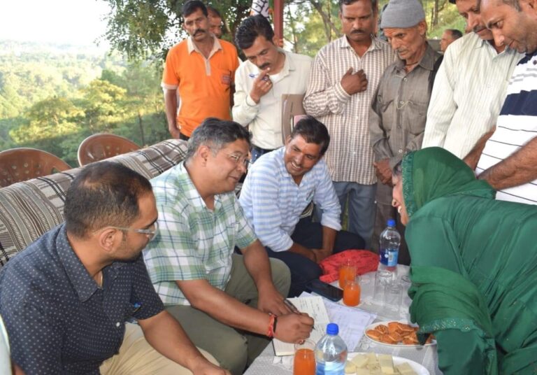 पालमपुर क्षेत्र के लोगों की समस्याओं के समाधान के लिए वचनबद्ध – आशीष बुटेल
