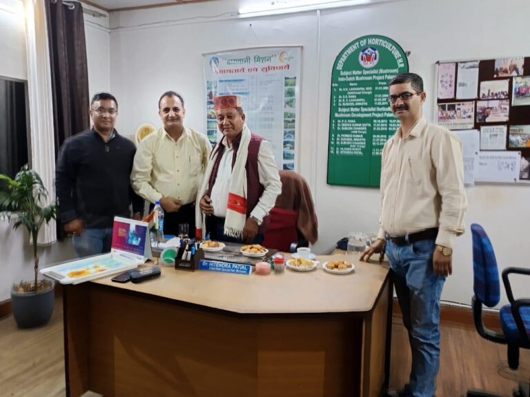 Kangra: राजस्व एवं बागवानी मंत्री जगत सिंह नेगी ने पालमपुर खुम्ब परियोजना का दौरा किया Kangra: राजस्व एवं बागवानी मंत्री जगत सिंह नेगी ने पालमपुर खुम्ब परियोजना का दौरा किया