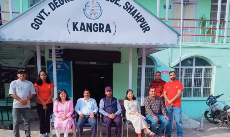 Kangra: राजकीय महाविद्यालय शाहपुर में 3 दिवसीय आपदा प्रबंधन शिविर: छात्रों को आपदाओं से निपटने की दी जा रही ट्रेनिंग