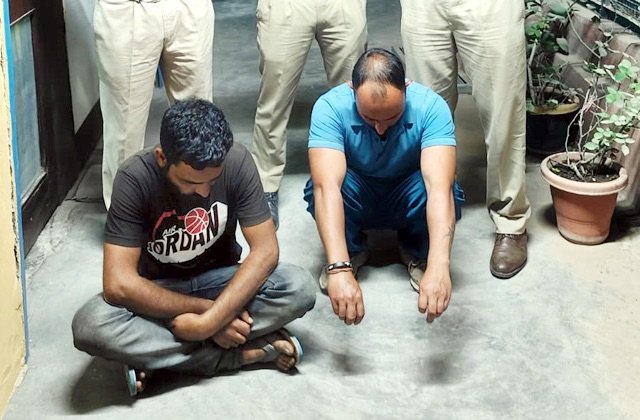 Solan: पुलिस ने मादक पदार्थों के साथ 2 तस्कर गिरफ्तार किए