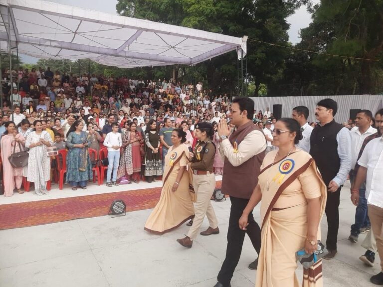 Kangra: आरएस बाली ने वार्षिक उत्सव में स्कूल से जुड़ी यादें की साझापूर्व छात्र होने के नाते स्कूल को पार्क बनाने के लिए दिए 21 लाखशिक्षक और स्कूल का वातावरण विद्यार्थियों के सर्वांगीण विकास के लिए महत्वपूर्ण