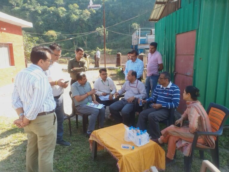 Kangra: तकनीकी दल ने शाहनहर-सिद्धवाटा सिंचाई योजनाओं का निरीक्षण किया Kangra: तकनीकी दल ने शाहनहर-सिद्धवाटा सिंचाई योजनाओं का निरीक्षण किया