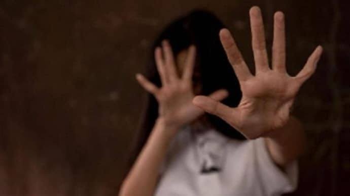 शिक्षक को गिरफ्तार किया गया गुजरात में 17 साल की आदिवासी लड़की से छेड़छाड़