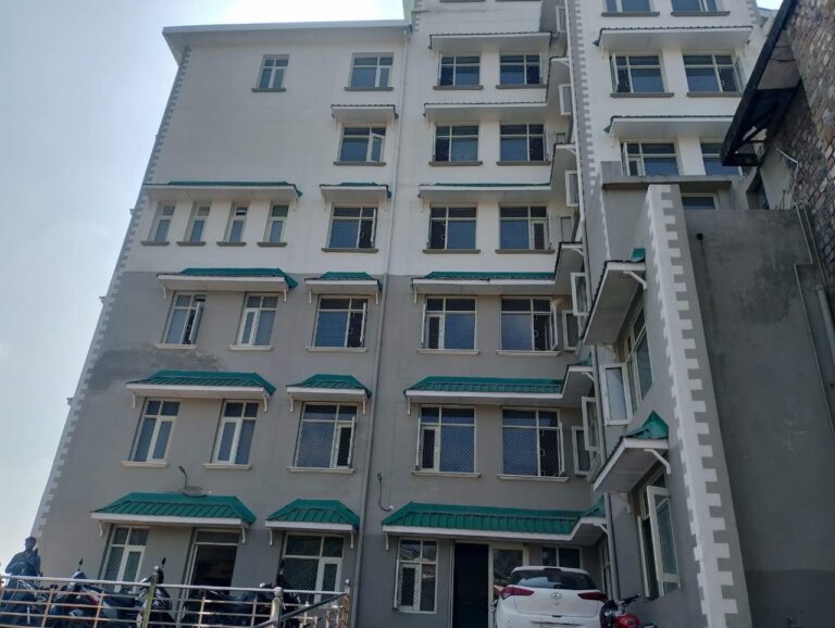 Hamirpur: हिमाचल प्रदेश में आदर्श चिकित्सा संस्थान: भोरंज के नागरिक अस्पताल में मिल रही हैं बेहतरीन स्वास्थ्य सुविधाएं