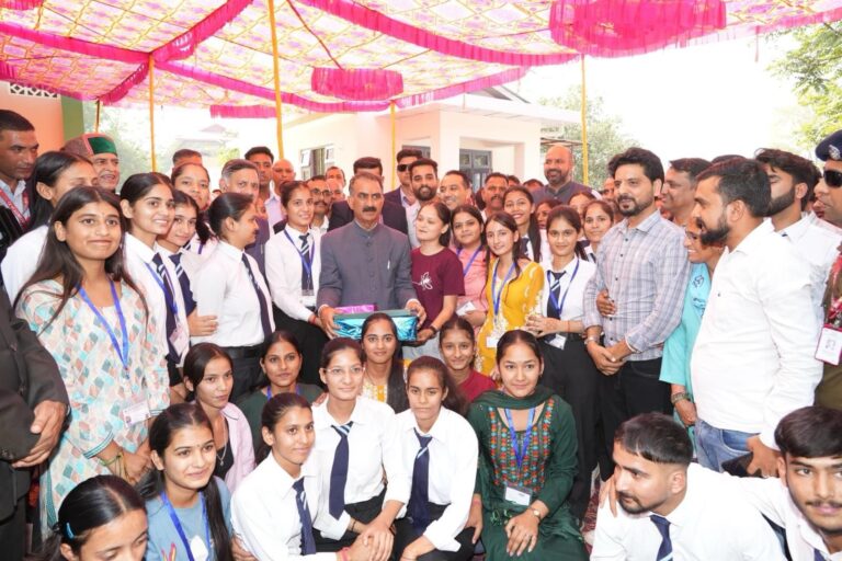 Bilaspur: मुख्यमंत्री ने बिलासपुर में डिजिटल लाइब्रेरी का किया उद्घाटन!