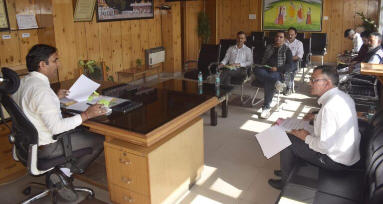 Kangra: सौर ऊर्जा को मिलेगा बढ़ावा: कांगड़ा जिले में मॉडल सोलर विलेज के रूप में विकसित होगा एक गांव