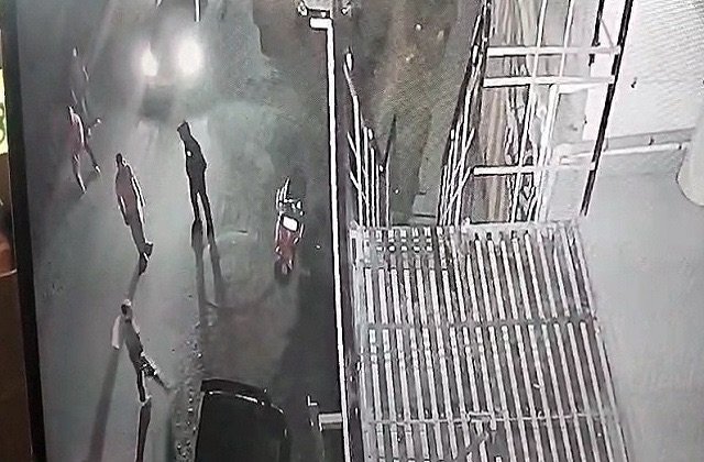 Chamba: चम्बा में हथियारबंद अज्ञात लोग पहुंचे दुकान में, CCTV फुटेज में कैद घटना
