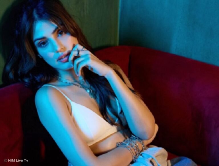 Rhea Chakraborty की फिर बढ़ी मुश्किलें, अब इस मामले में पुलिस ने भेजा नोटिस