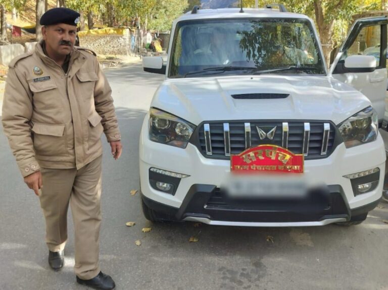 लाहौल-स्पीति पुलिस: मोटर वाहन अधिनियम के तहत ट्रैफिक चालान जारी