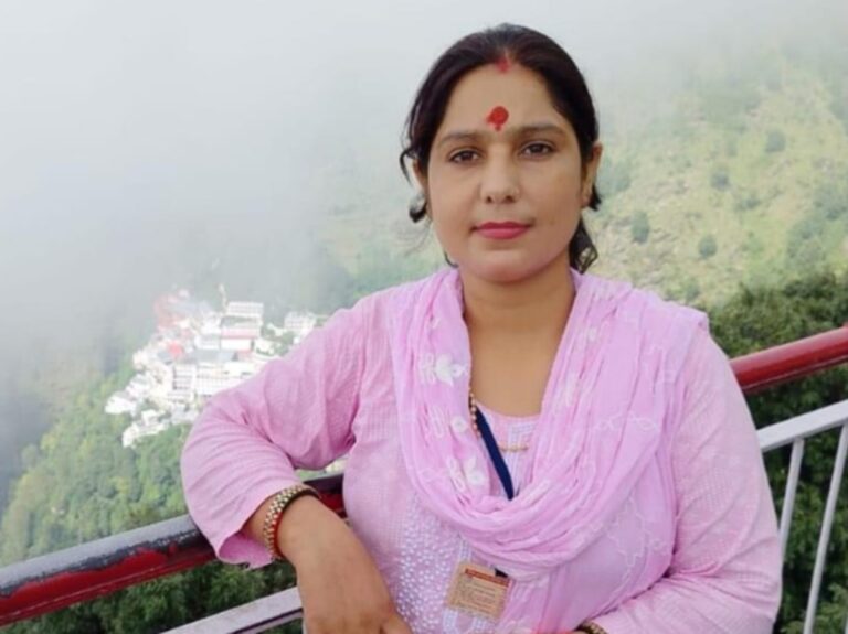 Shahpur: करवा चौथ से एक दिन पहले शाहपुर के मंझग्राम में तीन बेटियों की माँ लापता Shahpur: करवा चौथ से एक दिन पहले शाहपुर के मंझग्राम में तीन बेटियों की माँ लापता