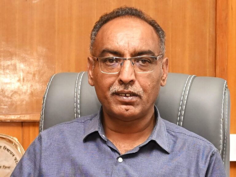 Hamirpur: जिलाधीश ने दीपावली के लिए पटाखों की बिक्री एवं भंडारण के स्थान निर्धारित किए