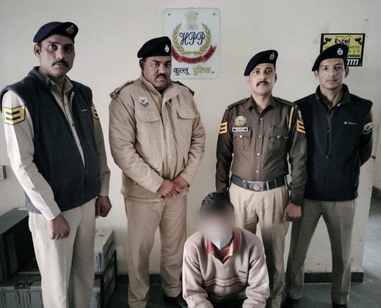 Kullu: बंजार पुलिस ने 351 ग्राम चरस के साथ आरोपी को किया गिरफ्तार