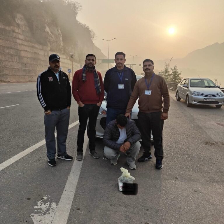 हिमाचल प्रदेश में बड़ी नशे की जब्ती: NH21 पर नाका चेकिंग के दौरान 547.58 ग्राम चरस बरामद