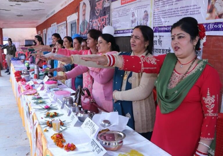 जनजातीय गौरव दिवस पर बिरसा मुंडा को श्रद्धांजलि और सरकारी योजनाओं की जानकारी&nbsp;