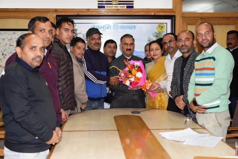 हिमाचल प्रदेश कंप्यूटर शिक्षक संघ ने मुख्यमंत्री से नियमितीकरण की मांग उठाई