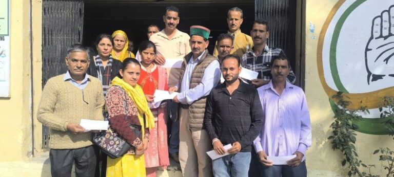 Kangra: उपमुख्य सचेतक और शाहपुर विधायक केवल सिंह पठानिया ने 6,000 निराश्रित बच्चों को ‘चिल्ड्रन ऑफ द स्टेट’ का दर्जा दिया, रैत में शादी सहायता के चेक वितरित किए