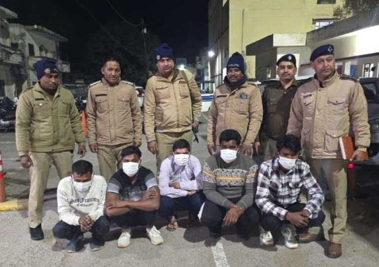 देहरादून पुलिस ने जमीन के विवाद में हवाई फायरिंग करने वाले हरिद्वार के 05 युवकों को गिरफ्तार किया देहरादून पुलिस ने जमीन के विवाद में हवाई फायरिंग करने वाले हरिद्वार के 05 युवकों को गिरफ्तार किया