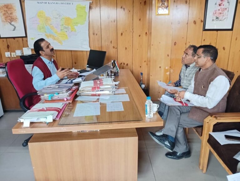 विश्वकर्मा योजना पर जिला कार्यान्वयन समिति की बैठक: लोक मित्र केंद्र के माध्यम से सत्यापित आवेदनों के लिए दिशानिर्देश