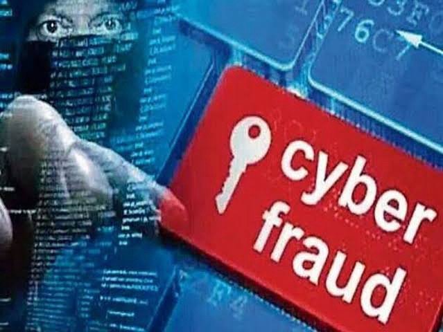 Cyber Fraud: चुवाड़ी में बैंक प्रबंधक की सतर्कता ने महिला को बचाया ₹1.5 लाख गंवाने से