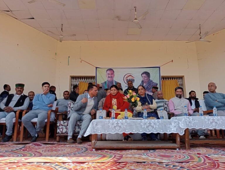 Kangra: युवाओं के लिए रोजगार के नए अवसर: देहरा में रोजगार मेले का आयोजन, 60 युवाओं को मिली नौकरी