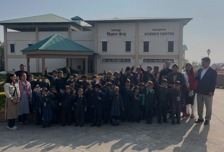 कांगड़ा इंटरनेशनल स्कूल शाहपुर ने नर्सरी, एलकेजी, यूकेजी और कक्षा 1 एवं 2 के छात्रों के लिए आयोजित किया पालमपुर साइंस सेंटर का दौरा