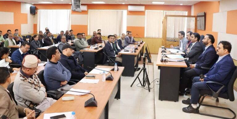 Kangra: धर्मशाला में विधानसभा शीतकालीन सत्र की तैयारियों को लेकर हुई समीक्षा बैठक