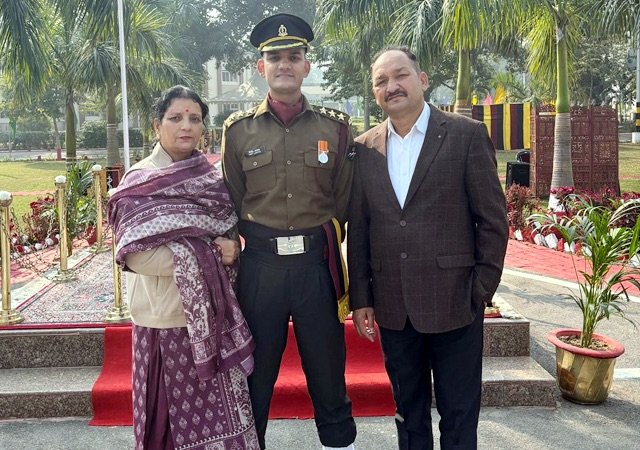 कुठेरा के विनीत जरियाल बने सेना में कप्तान, गांव में खुशी का माहौल