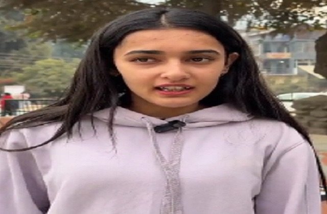 Kullu: मनाली की 21 साल की पलक ने कुल्लू के फेस्टिवल ऑफ स्पीड में दिखाया दम, बनीं महिला राइडर्स की नई मिसाल