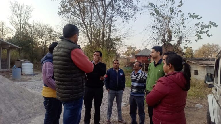 Hamirpur: छत्तर में अवैध निर्माण पर प्रशासन का शिकंजा, अधिकारियों ने मौके पर दी चेतावनी