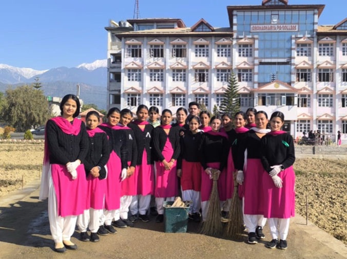 Kangra: गीता जयंती के अवसर पर द्रोणाचार्य पीजी कॉलेज ऑफ एजुकेशन में NSS यूनिट द्वारा स्वच्छता अभियान का आयोजन