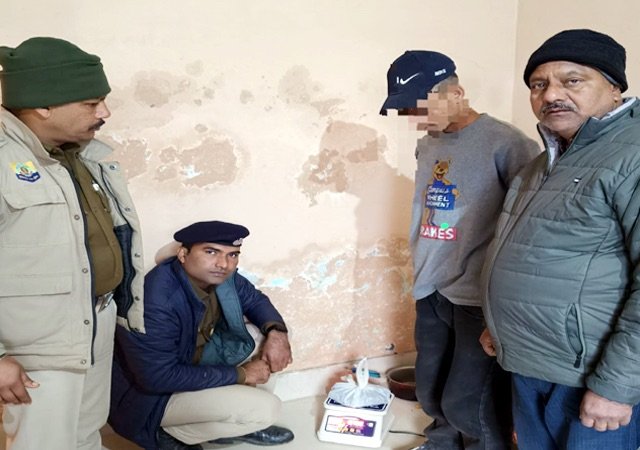 Sirmaur: सिरमौर पुलिस की बड़ी कार्रवाई: पांवटा साहिब में 750 ग्राम चरस के साथ तस्कर गिरफ्तार