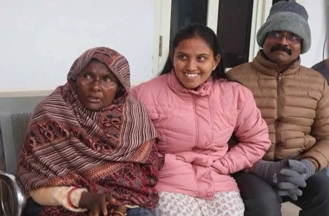 Mandi: 25 साल बाद जिंदा मिली साकम्मा; परिवार ने 25 साल पहले कर दिया था अंतिम संस्कार