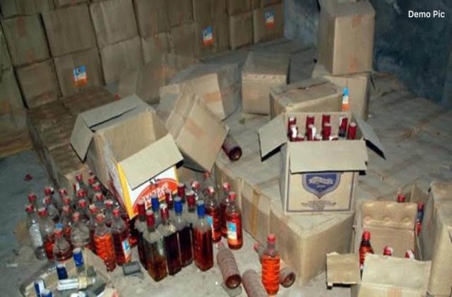 Mandi: करसोग में 62 पेटी अवैध शराब जब्त, दो तस्कर गिरफ्तार