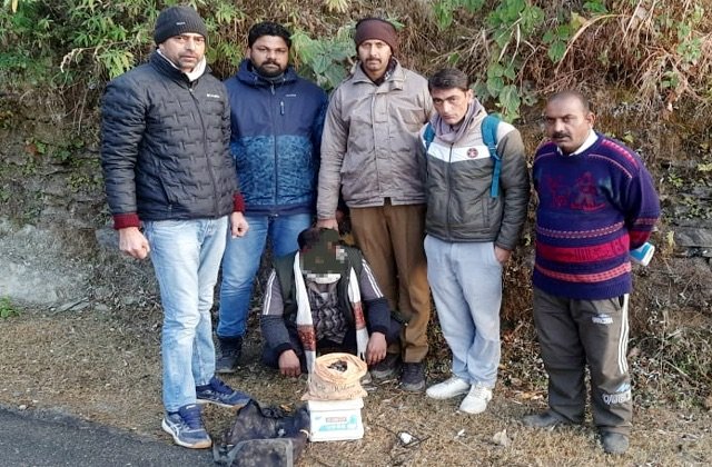 Himachal: एएनटीएफ की बड़ी सफलता: पंडोह में 2.6 किलो चरस के साथ तस्कर गिरफ्तार