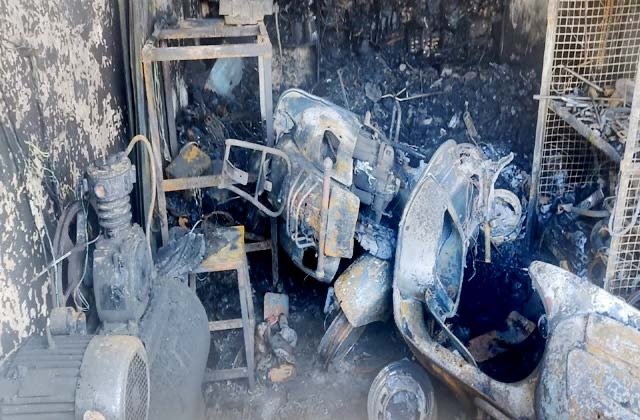 Kangra: पंचरुखी-अंद्रेटा सड़क पर प्रदीप कुमार की दुकान में लगी आग, लाखों का हुआ नुकसान