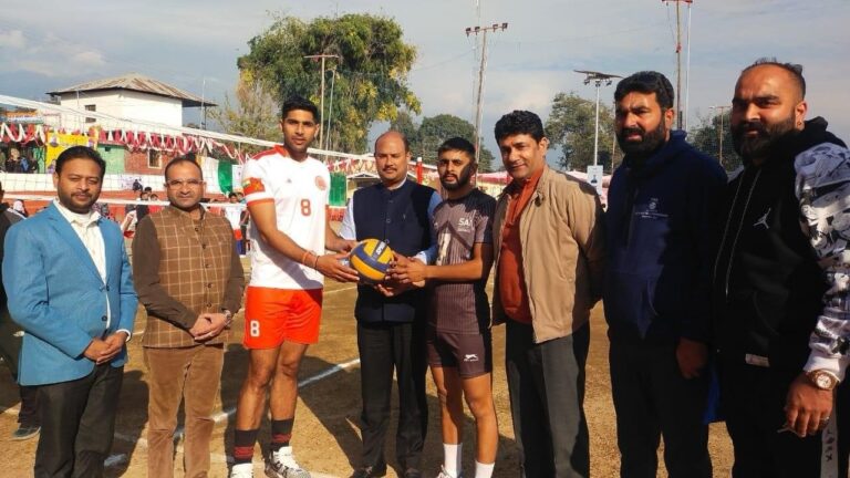 Kangra: पंचरुखी में राष्ट्रीय वॉलीबॉल प्रतियोगिता: क्षेत्र के लिए गौरव का क्षण