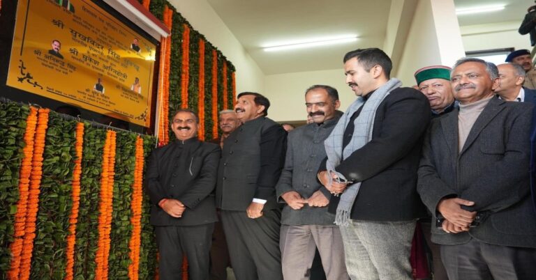 Shimla: शिमला में मुख्यमंत्री ने किया अत्याधुनिक बस अड्डे का उद्घाटन