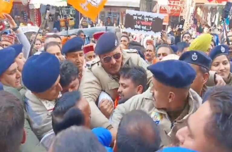 Solan: सुक्खू सरकार के 2 साल पूरे होने पर भाजपा की ‘जन आक्रोश रैली’ में दिखा विरोध का उबाल
