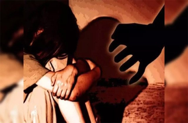 Shimla: रोहड़ू में शर्मनाक घटना: 80 वर्षीय दादा ने पोती से की घिनौनी हरकत