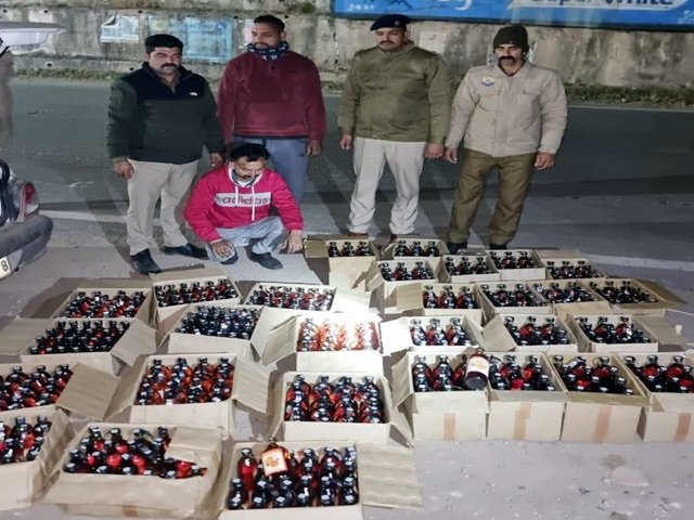 Bilaspur: बिलासपुर में अवैध शराब का भंडाफोड़: स्वारघाट पुलिस ने पकड़ी 29 पेटियां देसी शराब